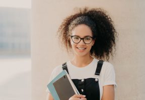 Compare and Contrast Essay: Topics & Tips for Writing