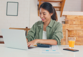 24 Must-Know College Dorm Tips for Thriving