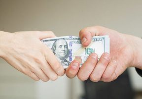 Financial Aid Essay – 4 Useful Tips to Make it Rock