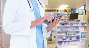 Why I Want to be a Pharmacist Essay Topics & How to Write [2025]