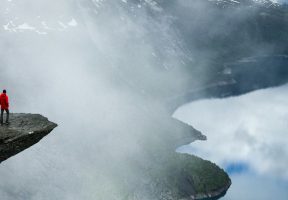 Short Story Analysis: How to Write It Step by Step [New]