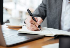 How to Write a Successful College Essay: Topics, Samples, & Tips