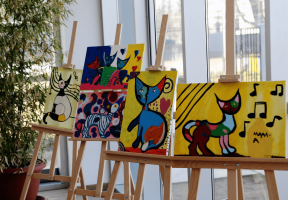 How to Write an Art Critique: Examples & Strategies